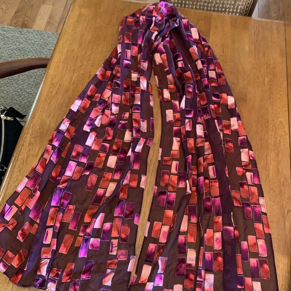 Beautiful Scarf - Picture 2 of 5